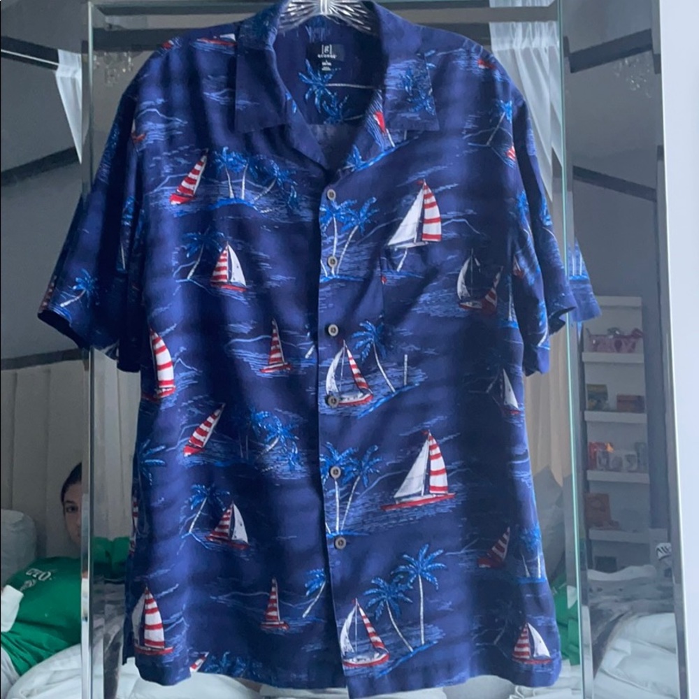 Men’s Hawaiian shirt